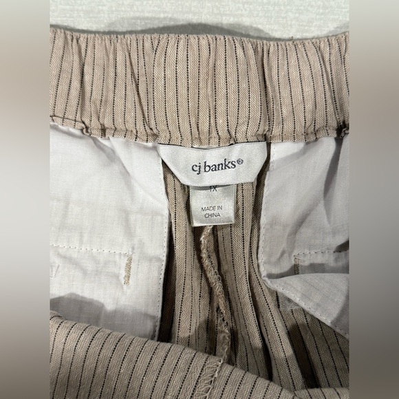 CJ BANKS NWT 1X Capris Linen Tan/Blue Pinstripes MSRP $55 Pull On Elastic Back - Picture 7 of 9